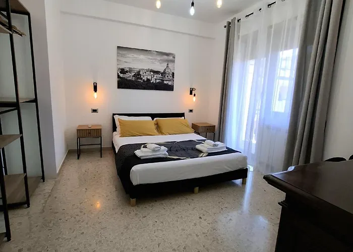 Lumina - Bright Two-room Near Metro C, 6 Stops From The Colosseum Apartment Rome