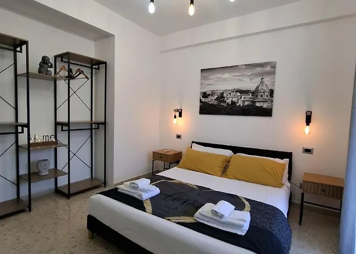 Lumina - Bright Two-room Near Metro C, 6 Stops From The Colosseum Apartment Rome