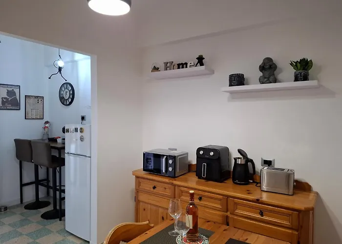Apartment Lumina - Bright Two-room Near Metro C, 6 Stops From The Colosseum Rome