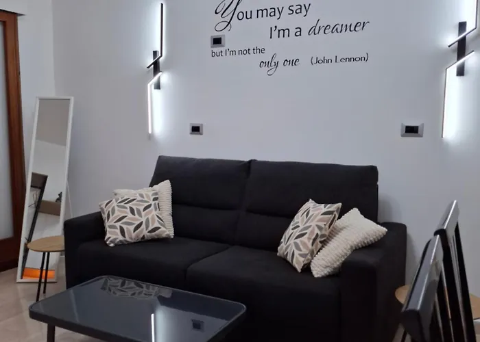 Lumina - Bright Two-room Near Metro C, 6 Stops From The Colosseum * Rome