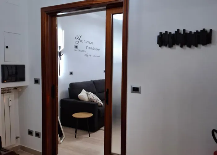 Lumina - Bright Two-room Near Metro C, 6 Stops From The Colosseum Apartment *