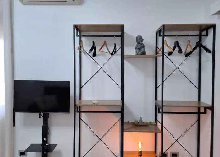 Lumina - Bright Two-room Near Metro C, 6 Stops From The Colosseum *