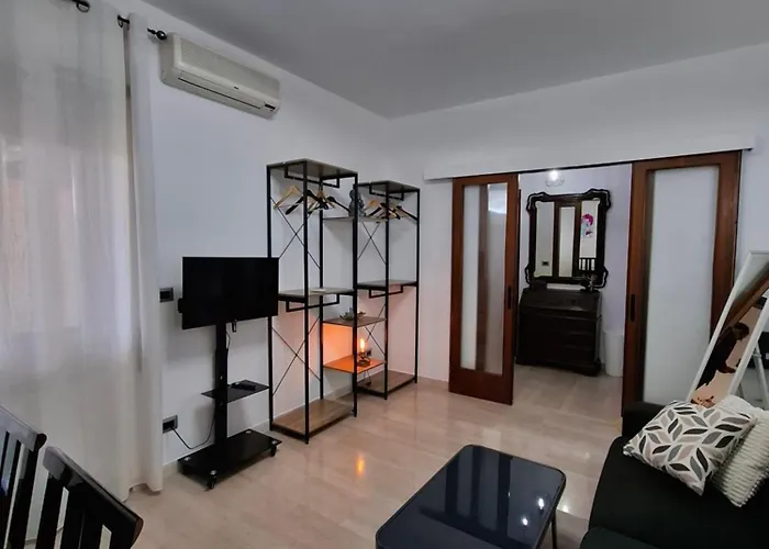 Lumina - Bright Two-room Near Metro C, 6 Stops From The Colosseum Apartment