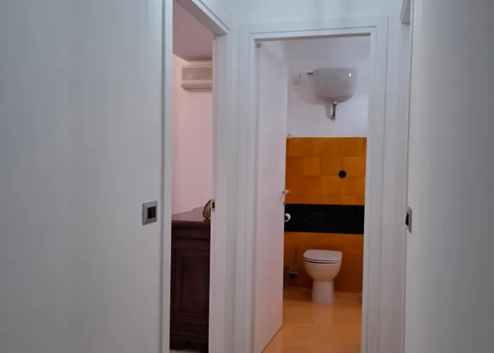 Apartment Lumina - Bright Two-room Near Metro C, 6 Stops From The Colosseum Rome