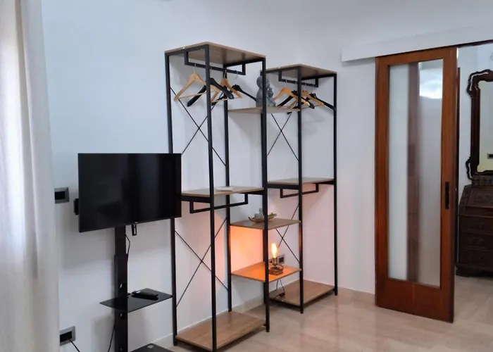 Apartment Lumina - Bright Two-room Near Metro C, 6 Stops From The Colosseum Rome