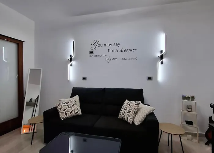 Apartment Lumina - Bright Two-room Near Metro C, 6 Stops From The Colosseum *