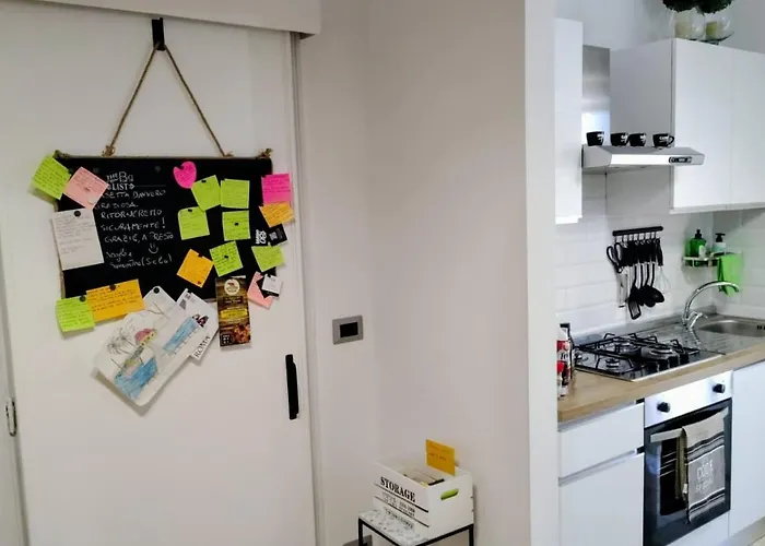 Apartment Lumina - Bright Two-room Near Metro C, 6 Stops From The Colosseum
